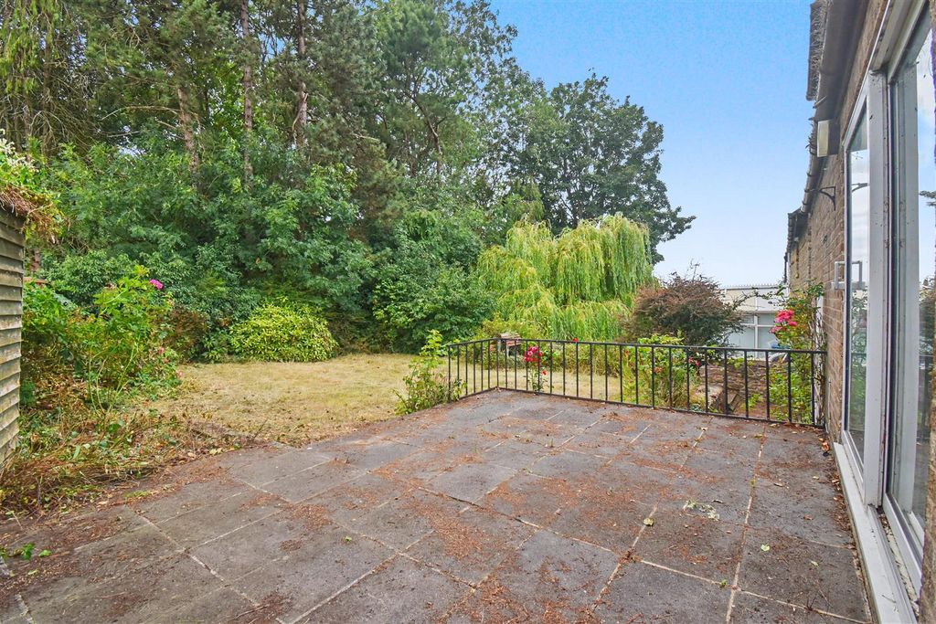 Property photo 3 of 19 Garden