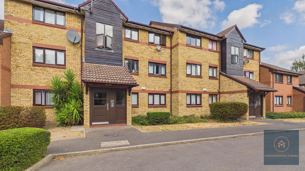 Property photo 1 of 18 Barking Ig11