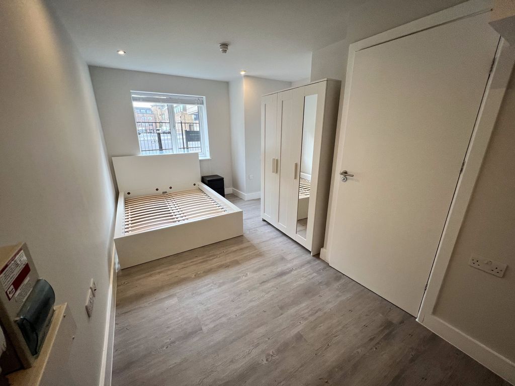 Property photo 1 of 9 4
