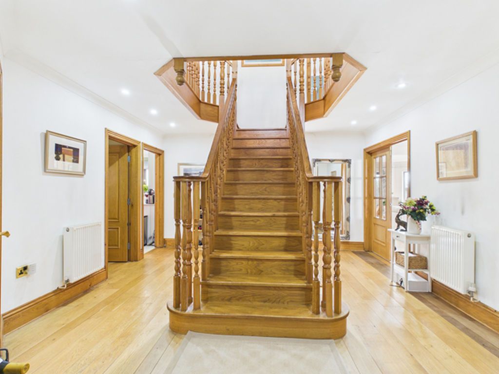 Property photo 3 of 45 Photo 12