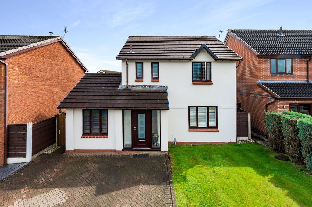 Property photo 1 of 31