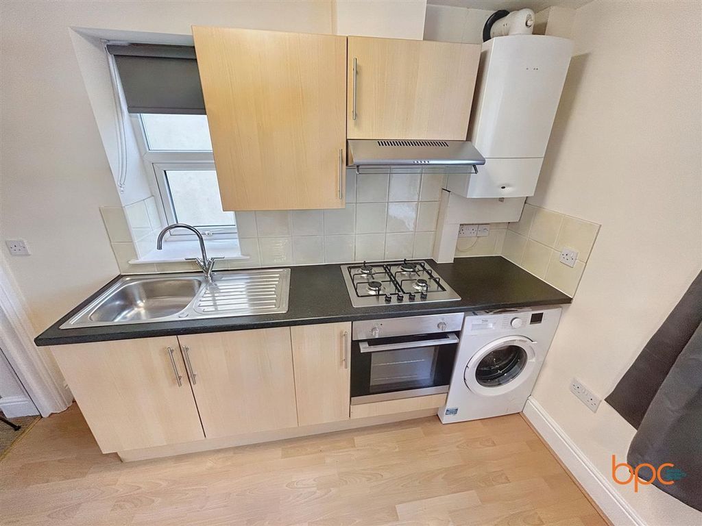 Property photo 2 of 8 Image00006.Jpg