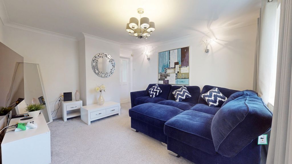 Property photo 3 of 19 4767184