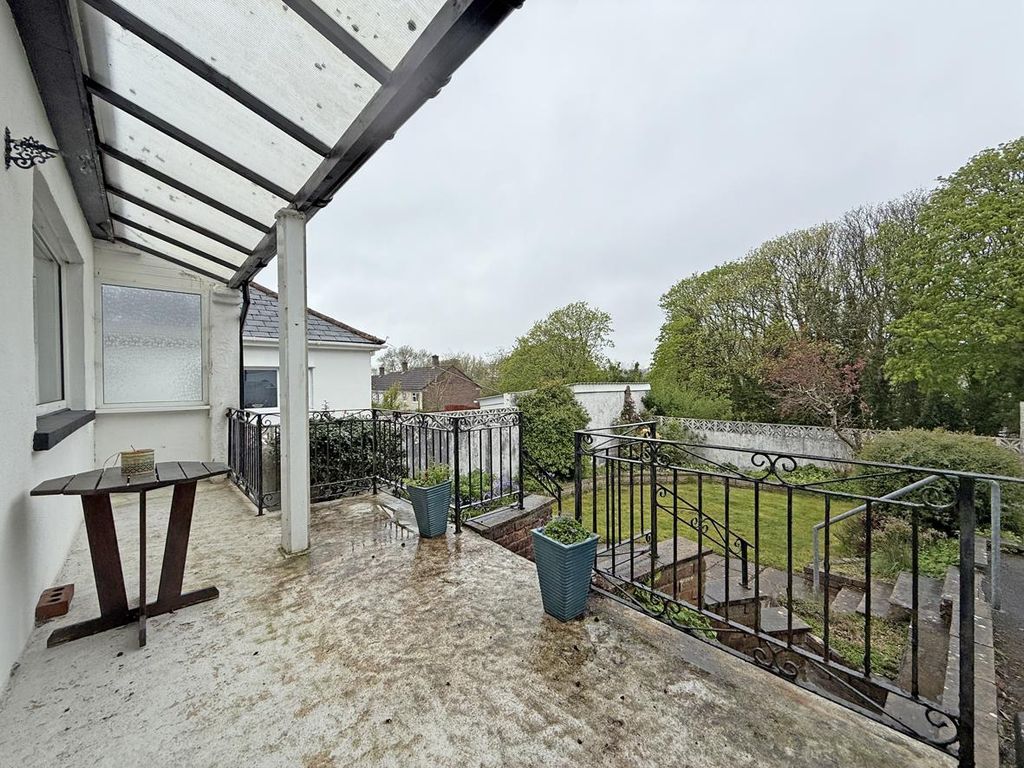 Property photo 3 of 20 Old Woodlands Road 107 - Veranda Front.Jpg