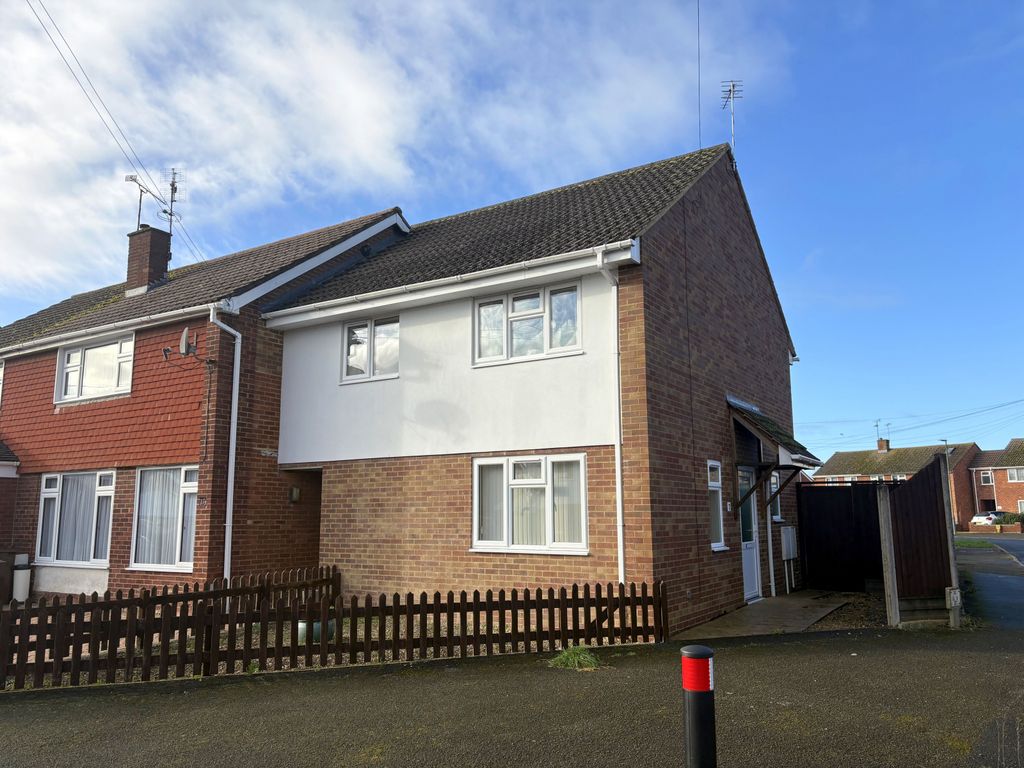 Property photo 1 of 18 3 Bedroom End Terrace House For Sale