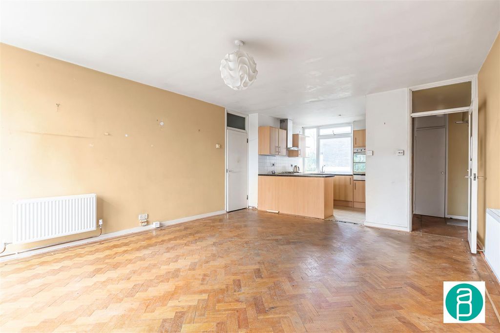 Property photo 1 of 14 Andrew_Purnell-5_Marsham_Court-Sw19__12_.Jpg