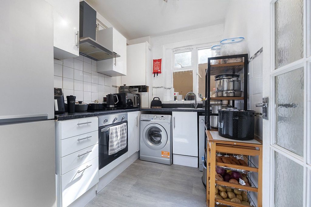 Property photo 3 of 12 Picture No. 05