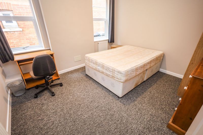 Additional image 7 of 6 bed detached house to rentOsborne Road, Winton BH9