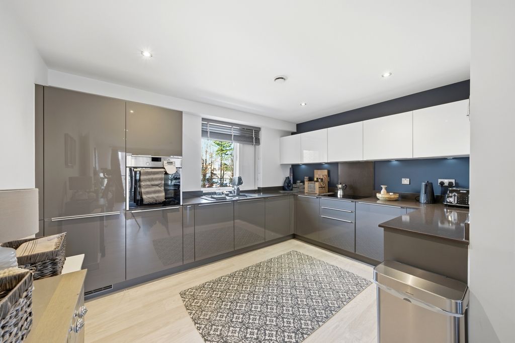 Property photo 3 of 23