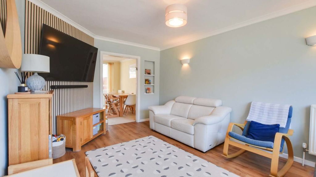 Property photo 2 of 26