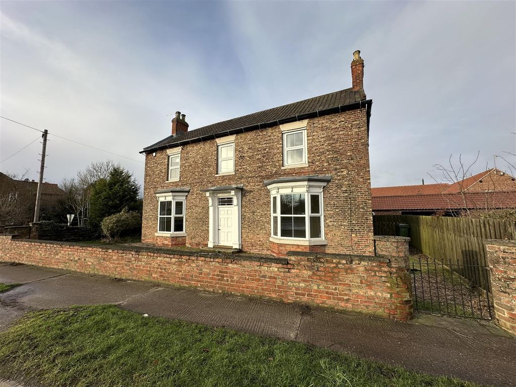 Property photo 1 of 32