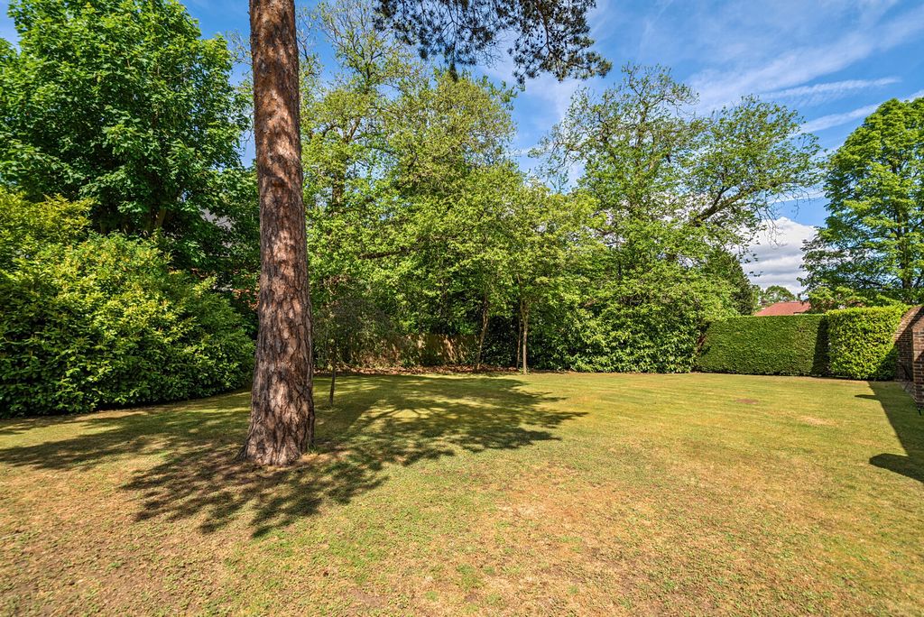 Property photo 2 of 15 1457139-1-69Fb17c...