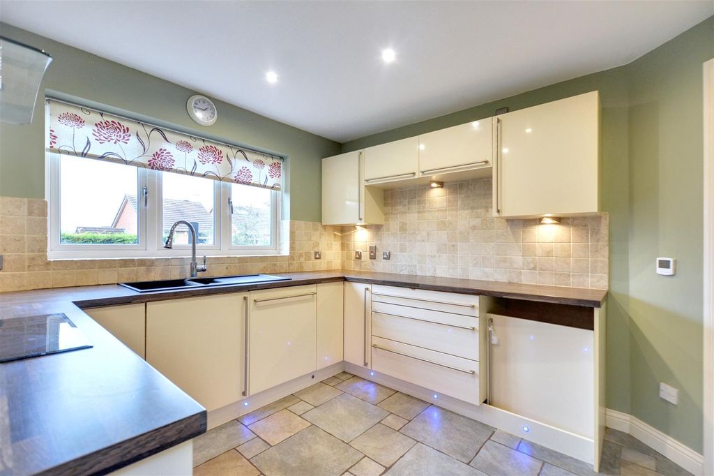 Property photo 3 of 36 Kitchen_2.Jpeg