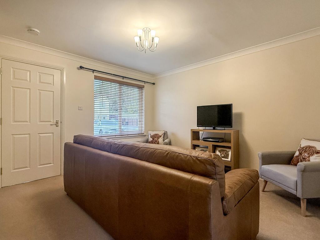 Property photo 3 of 21 Living Room