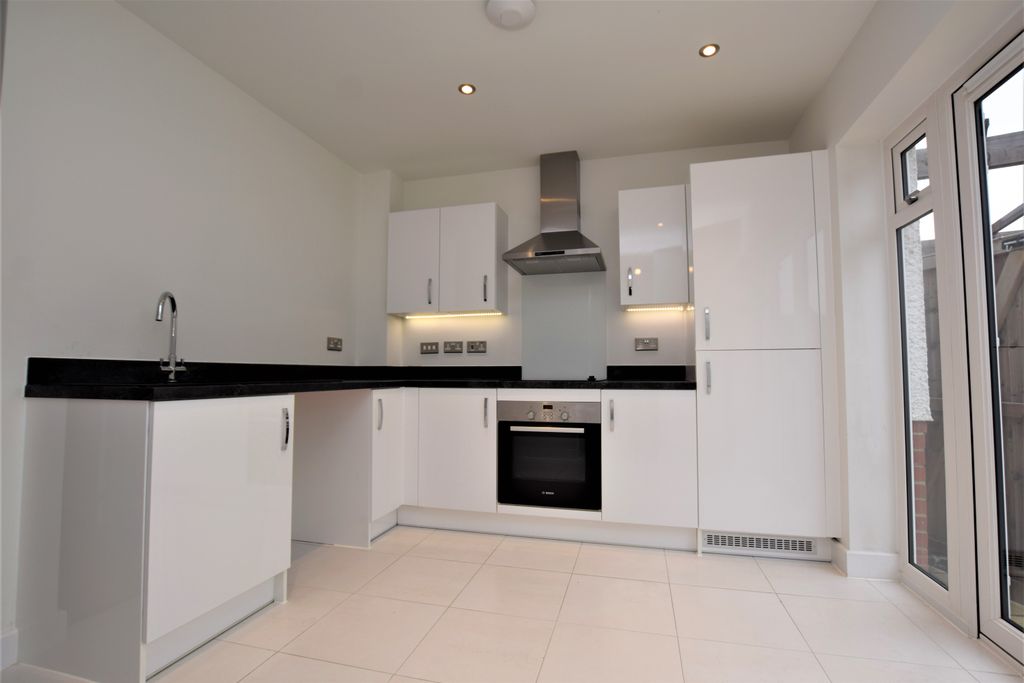 Property photo 2 of 16 Photo 02