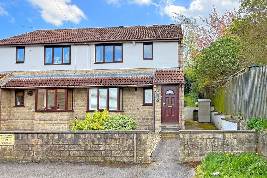 Property photo 1 of 8