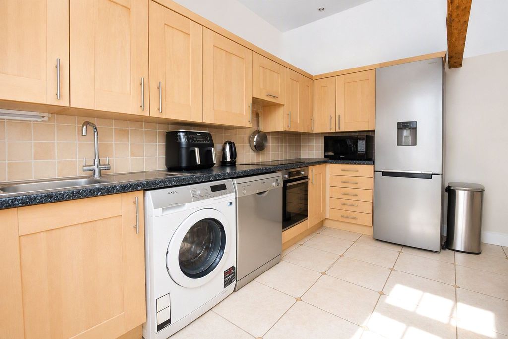 Property photo 2 of 9 Picture No. 16