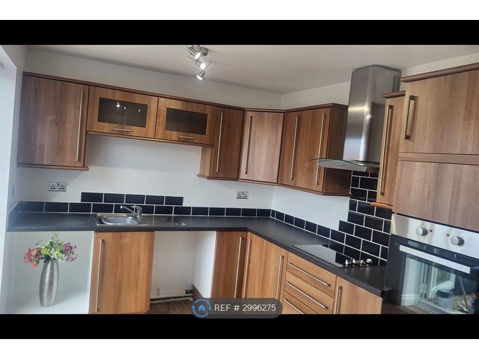 Property photo 3 of 24