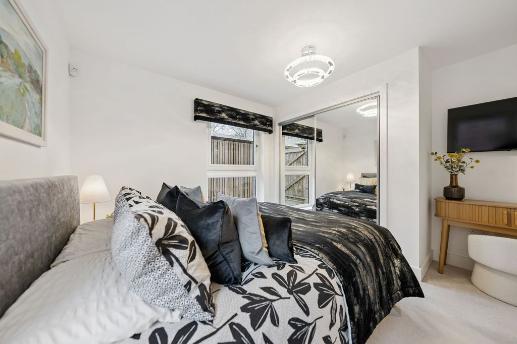 Additional image 13 of 2 bed flat for sale122 Festival Court, Main Door, Prince's Quay, Glasgow G51