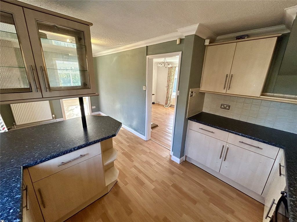 Property photo 3 of 20 Kitchen