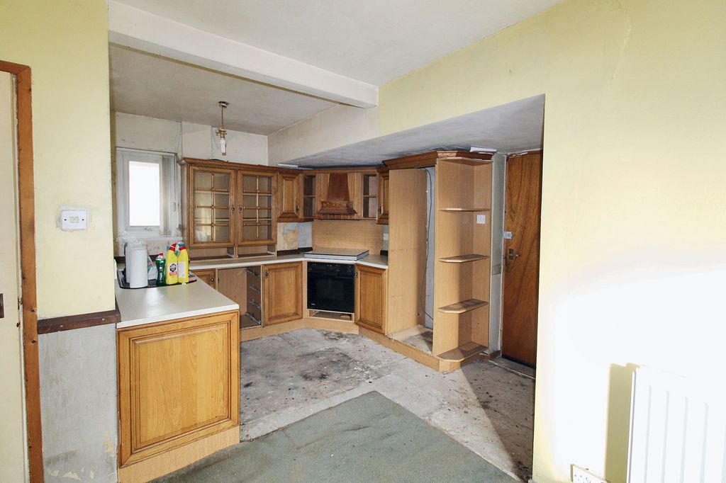 Property photo 3 of 9