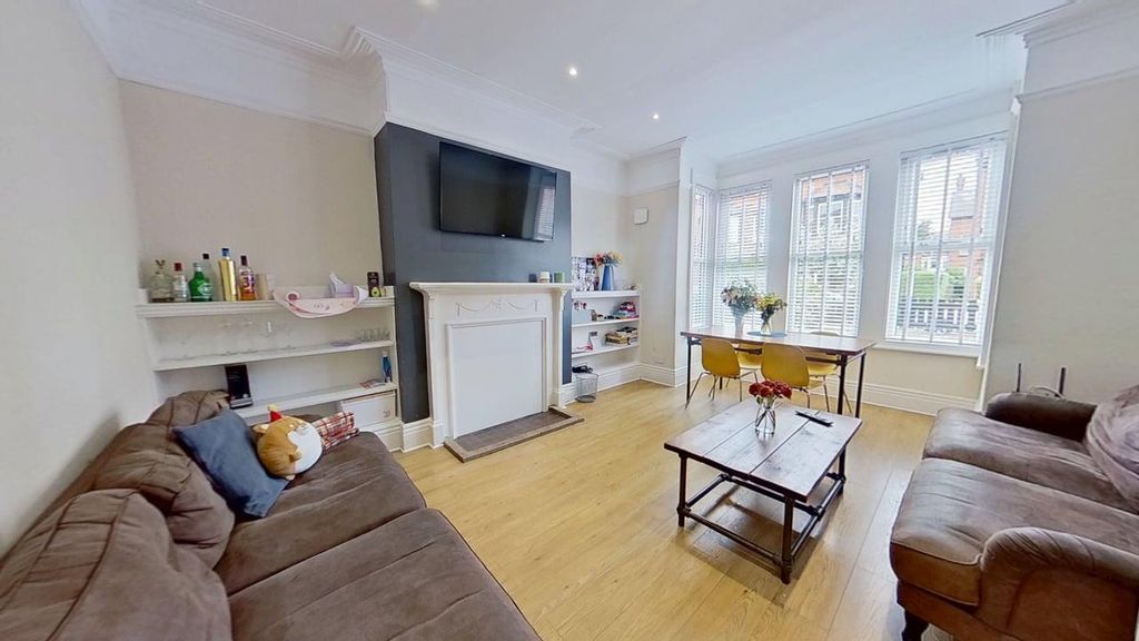 Property photo 1 of 13 Estcourt-Avenue-11142025_112754