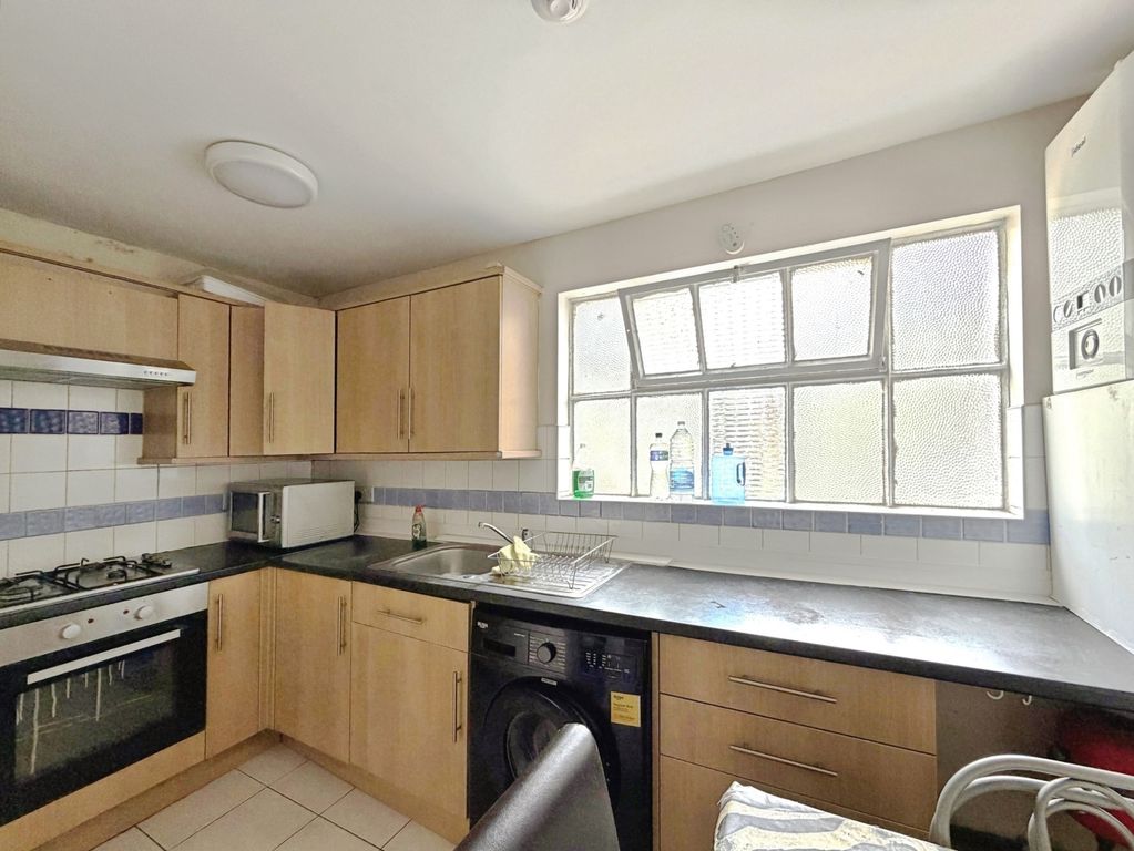 Property photo 3 of 5 3c8748A1-Kitchen ...