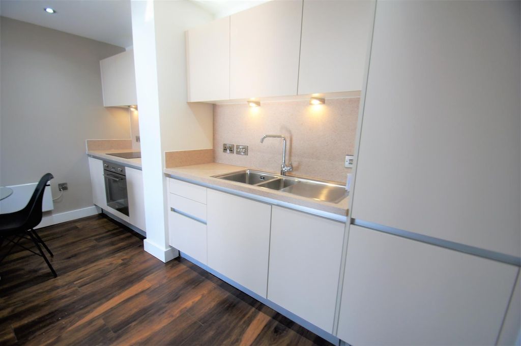 Property photo 2 of 21