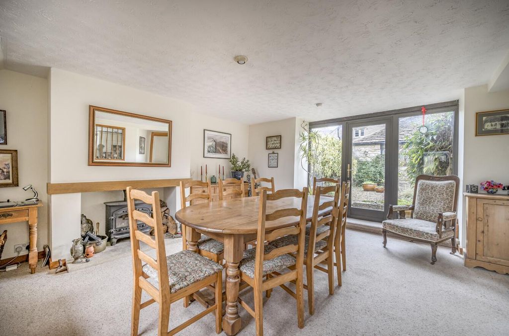 Property photo 3 of 21 1359653-12-68Deba33A5F57.Jpg