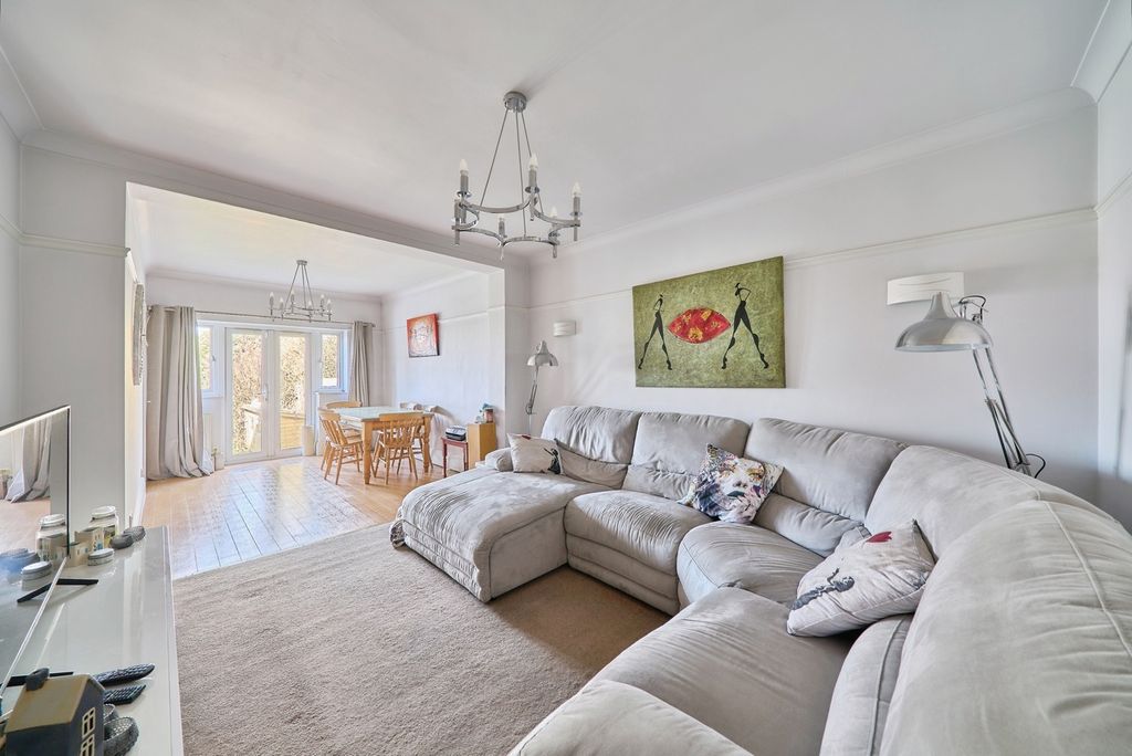 Property photo 3 of 24 Pbox-Img.Jpg