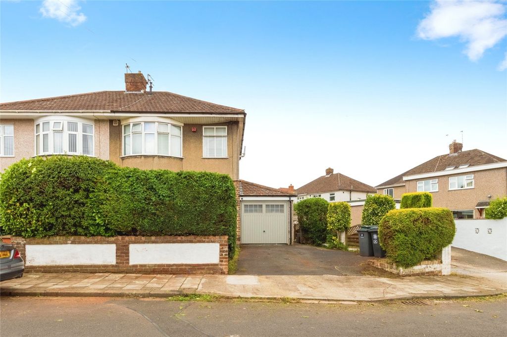 Property photo 2 of 27 Picture No. 35