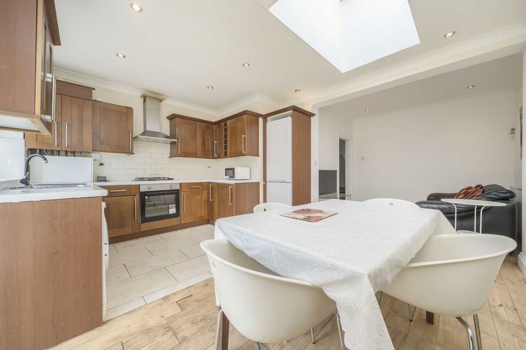 Property photo 3 of 7