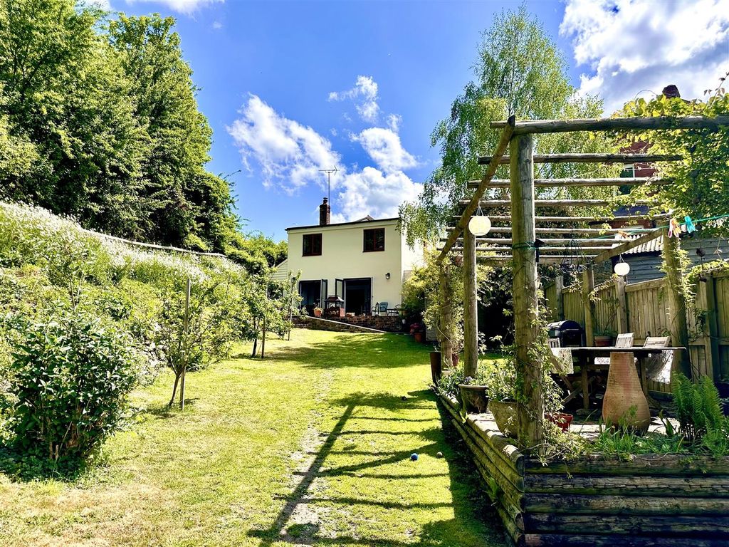 Property photo 1 of 21 Garden.Jpg