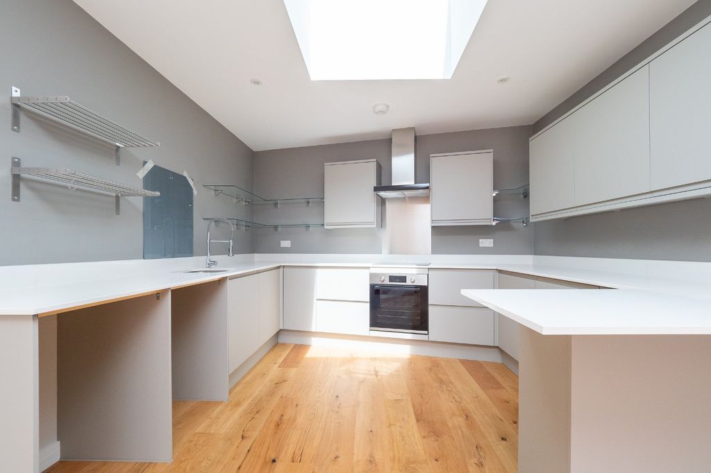 Property photo 2 of 17 Kitchen