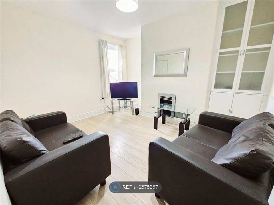 Property photo 1 of 9 First Lounge