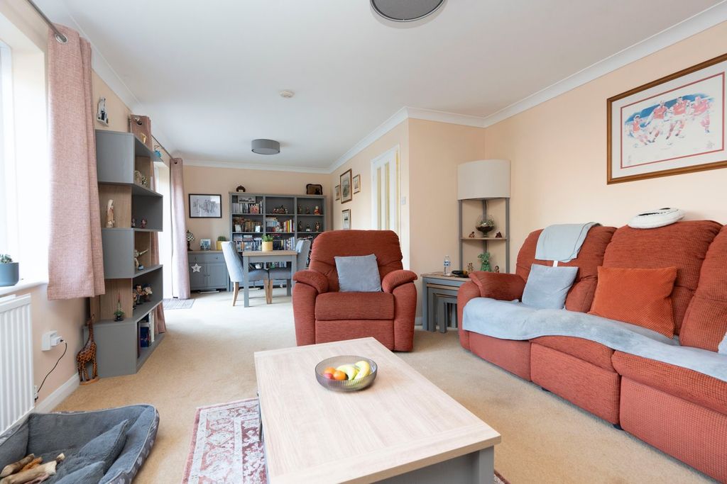 Property photo 2 of 12