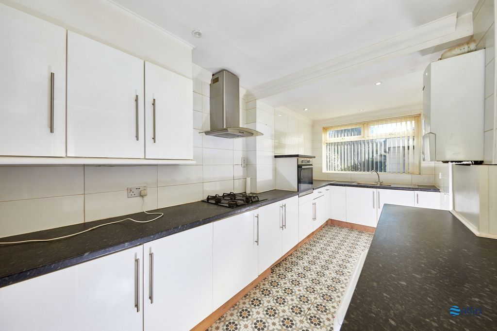 Property photo 3 of 15 Kitchen