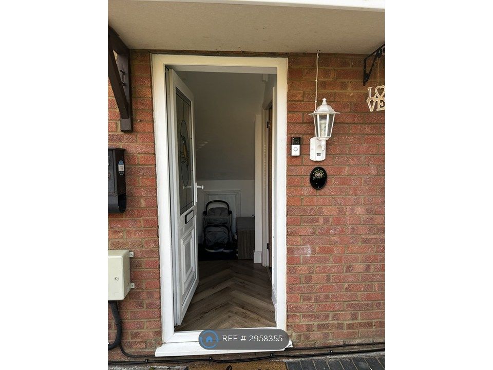 Property photo 2 of 26