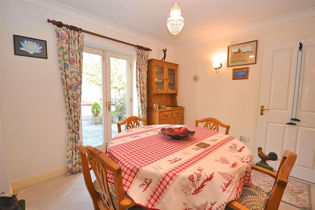Property photo 2 of 15 10 (70).Png