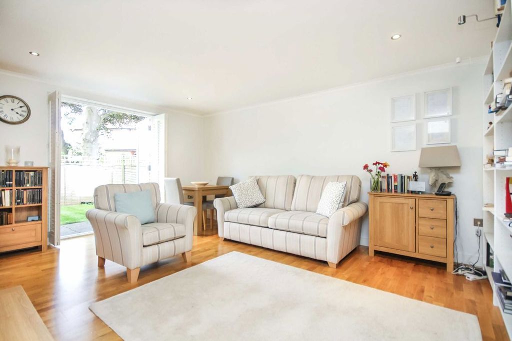 Property photo 2 of 4