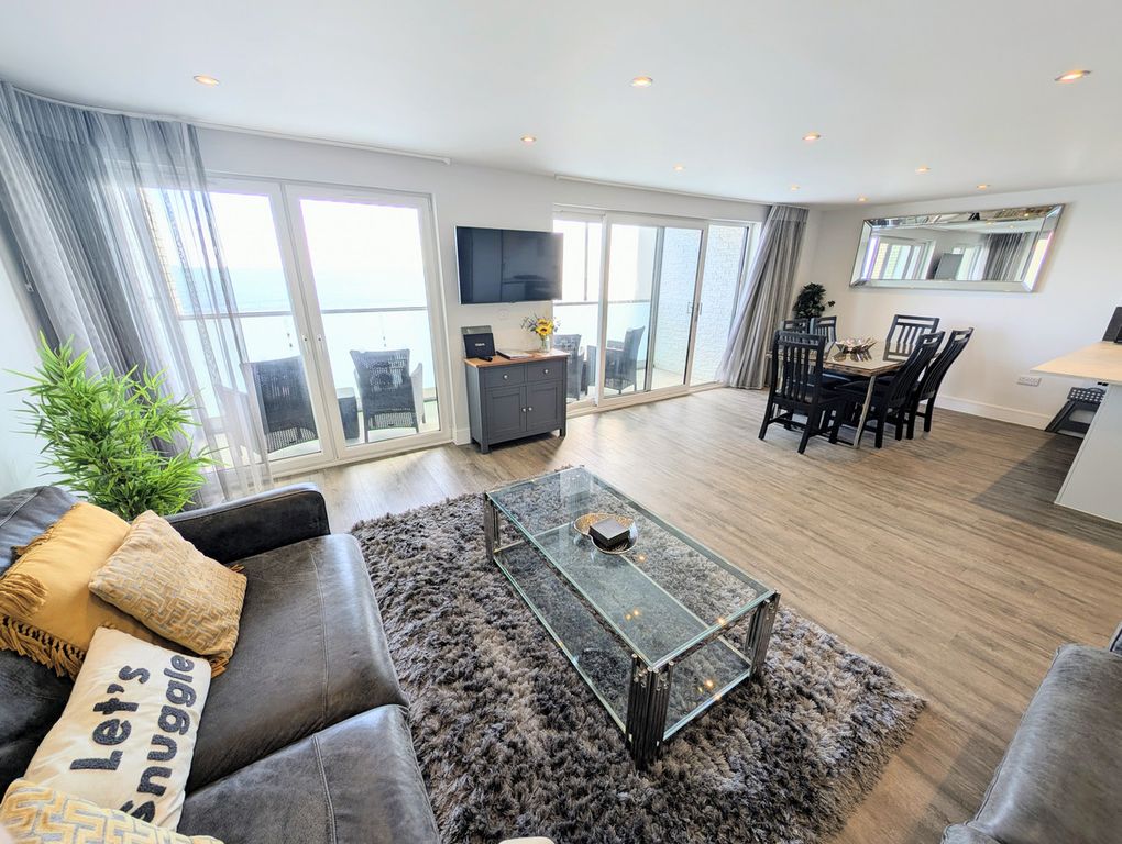 Property photo 1 of 32