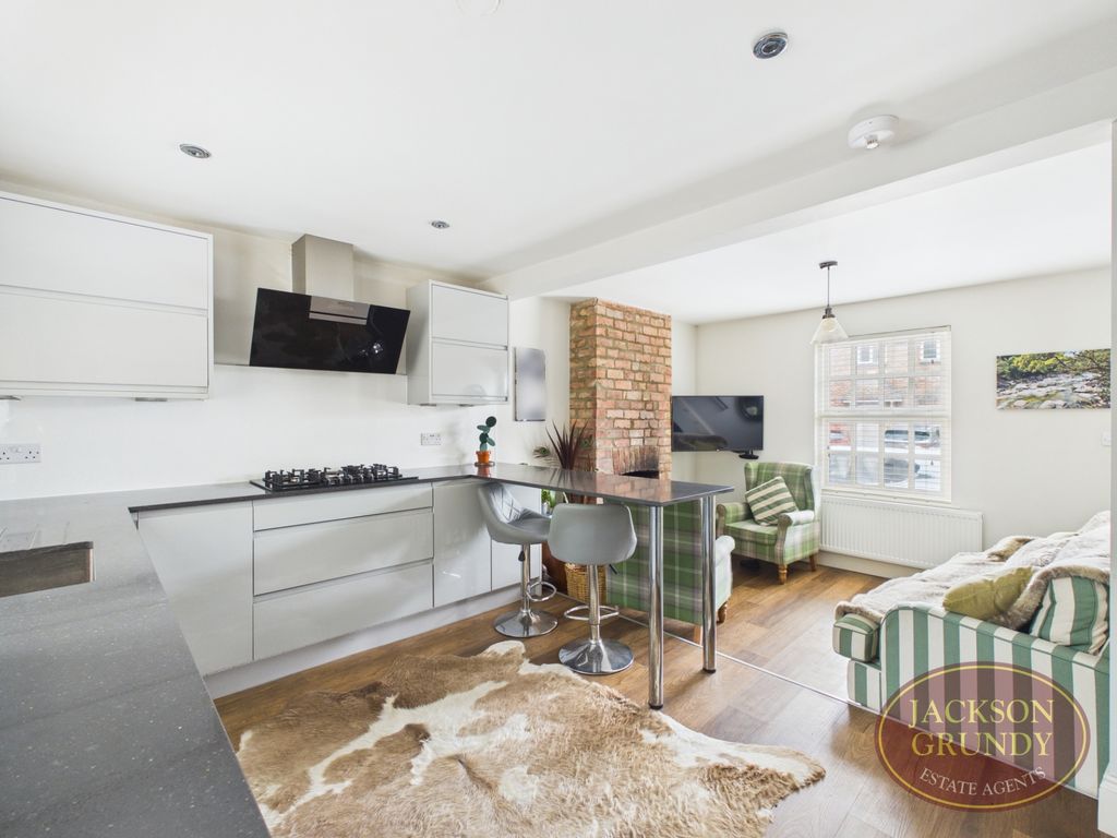 Property photo 2 of 11 Photo 2