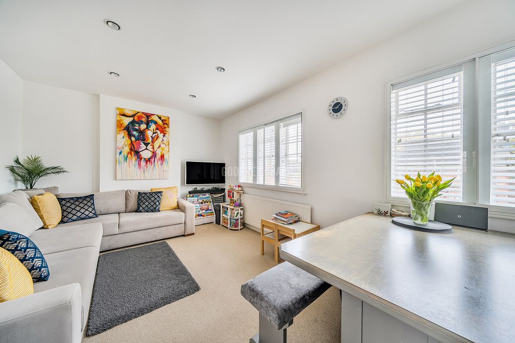 Property photo 2 of 13