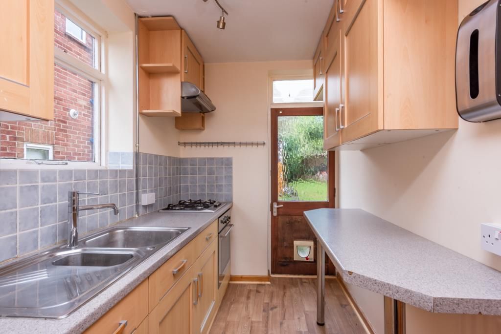 Property photo 3 of 11 Kitchen
