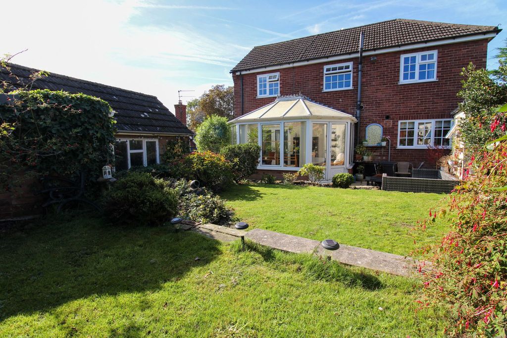 Property photo 3 of 18