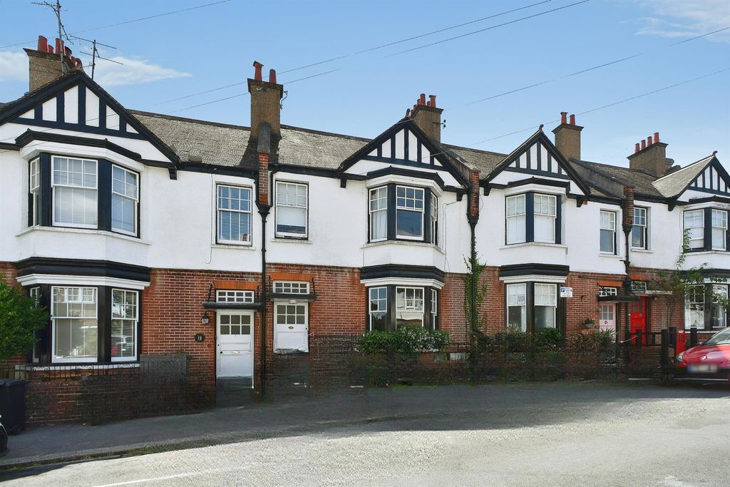 Property photo 1 of 18
