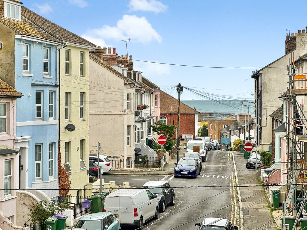 Property photo 2 of 13 Sea Views