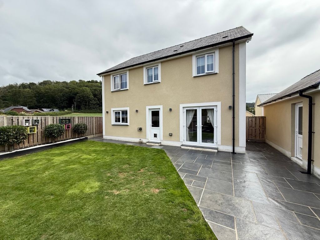 Property photo 3 of 42