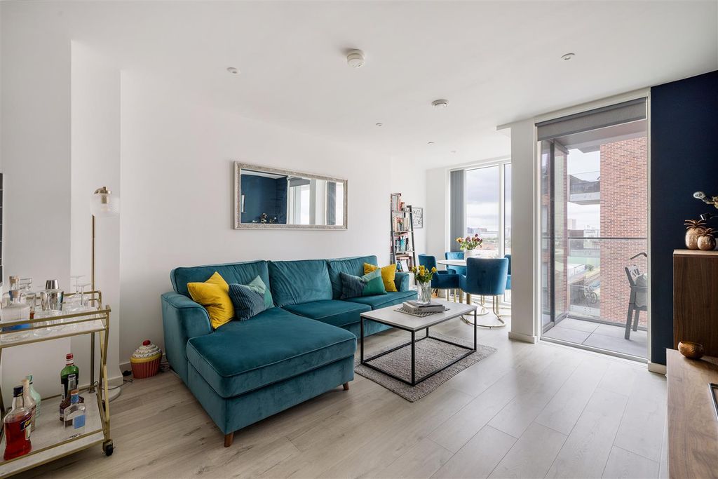 Property photo 1 of 32 Bf1A4702.Jpg