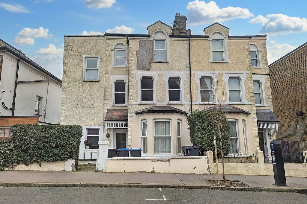 Property photo 1 of 17 26A St Pauls Road, Thornton Heath, Cr7 8Nb